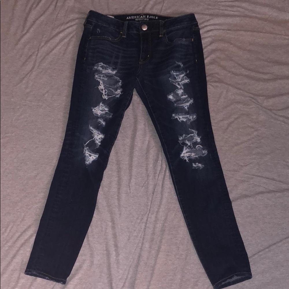 American Eagle destructed jeggings